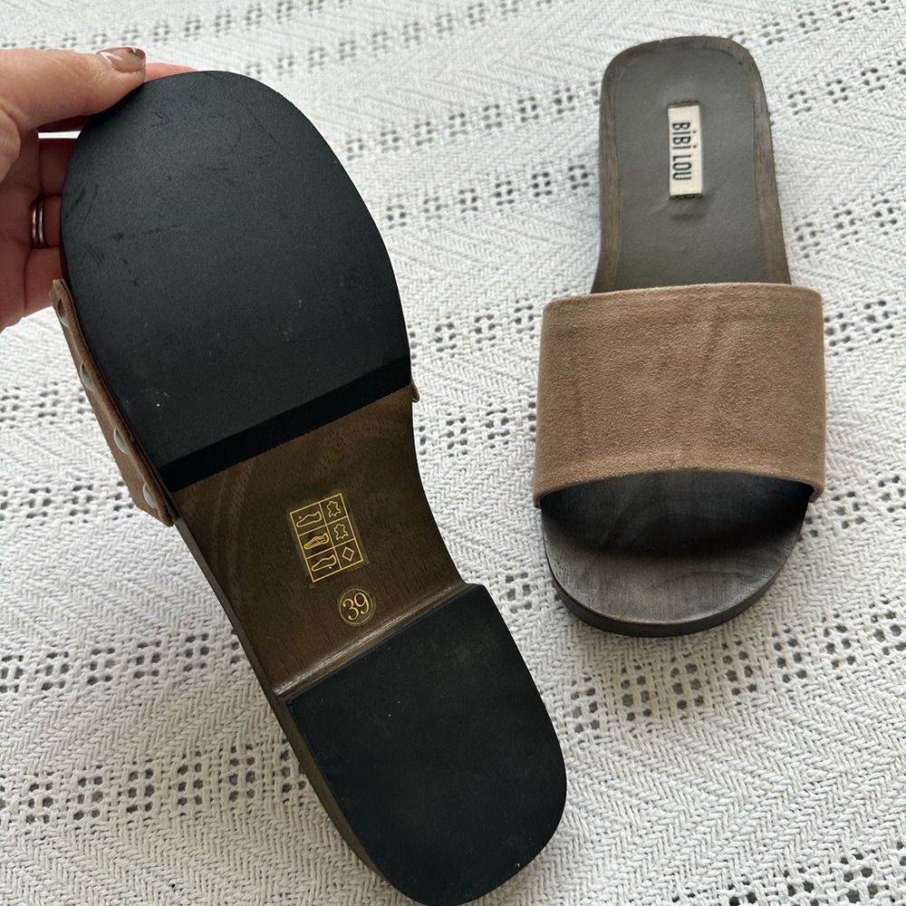 Women's Tan wooden Slide Sandals - Picture 4 of 5